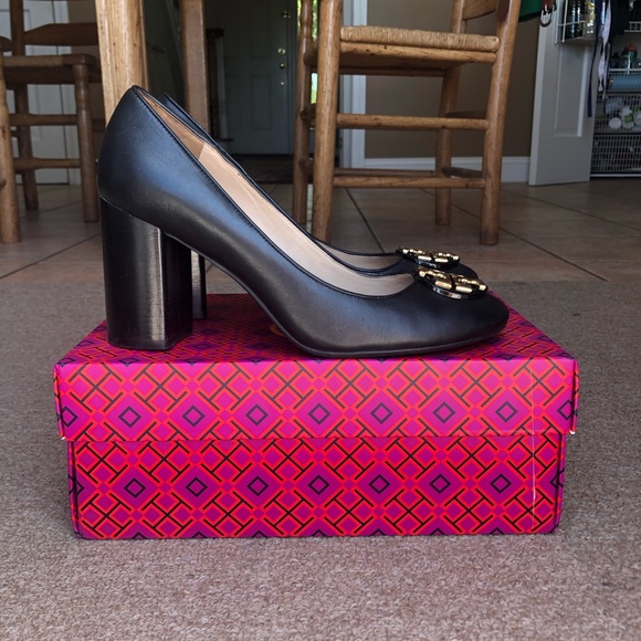 tory burch janey pump
